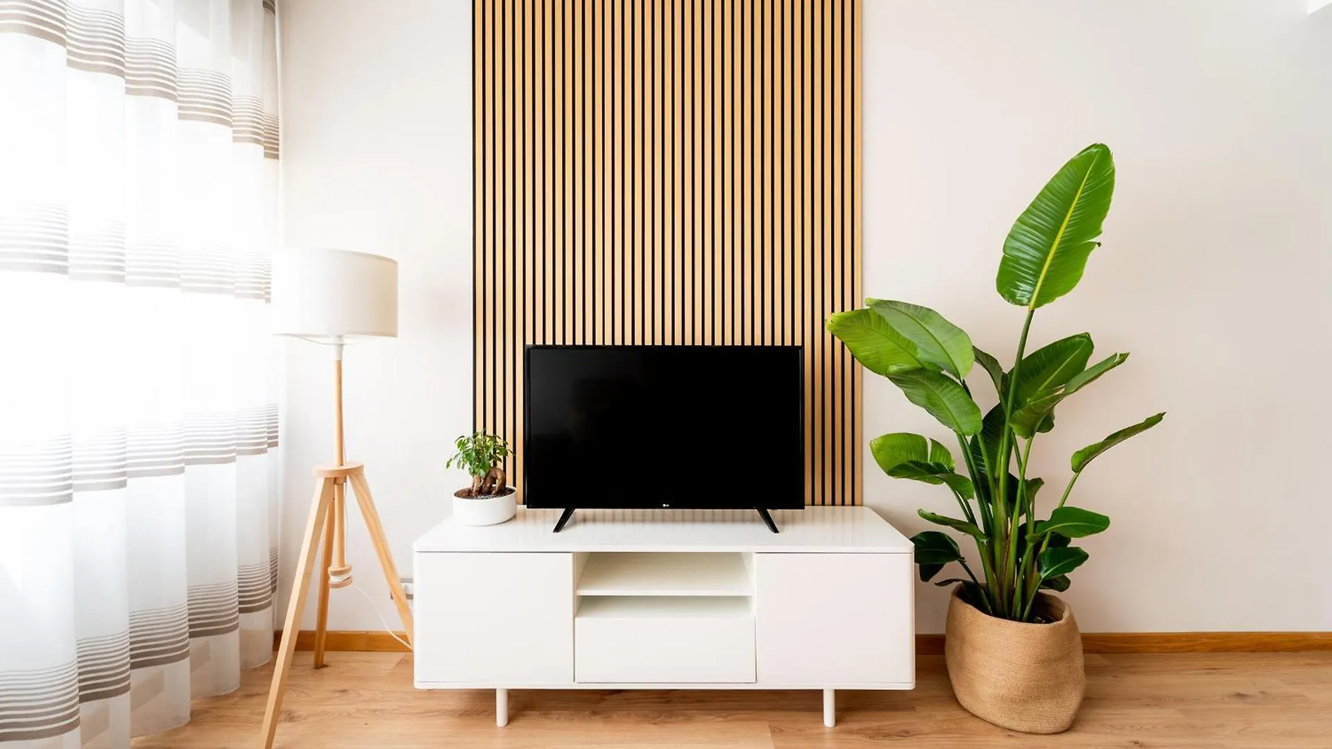 Exclusive 2 Bedroom Apartment Catania Center contacts